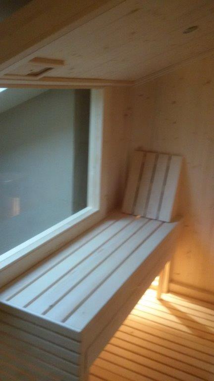 interno sauna a pendenza