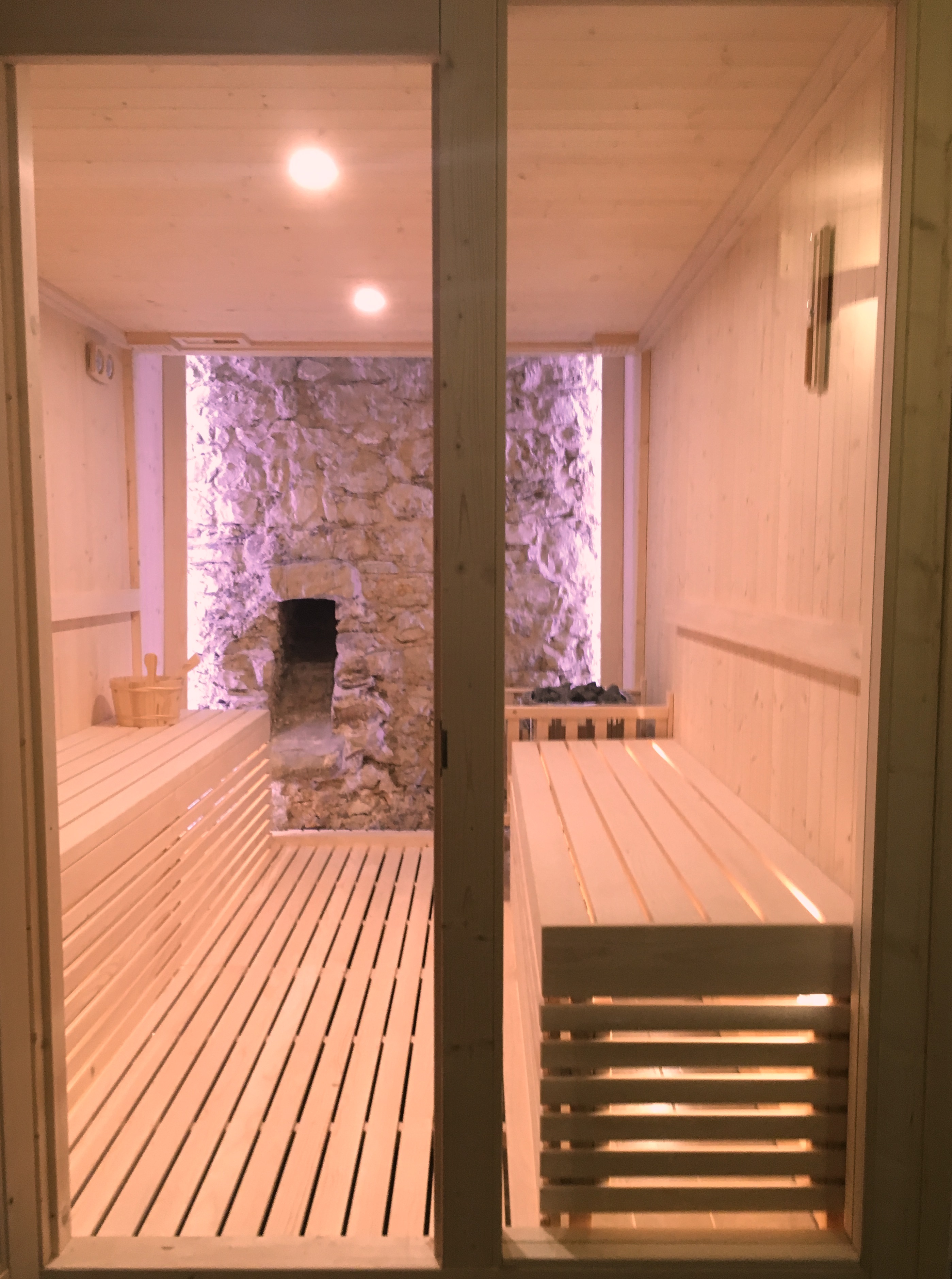 sauna bio con roccia castel brando